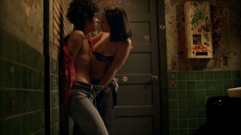 Mishel Prada, Roberta Colindrezs - Nude & Sexy Videos in Vida s02e10 (2019)
